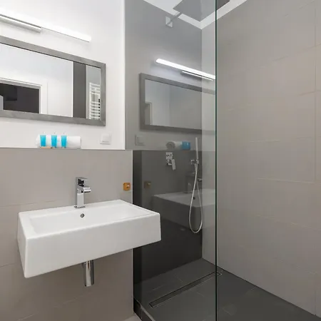 Nautica Raginisa Cosy By Bookinghost 什切青