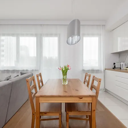 Nautica Raginisa Cosy By Bookinghost *