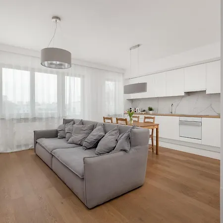 Nautica Raginisa Cosy By Bookinghost 什切青