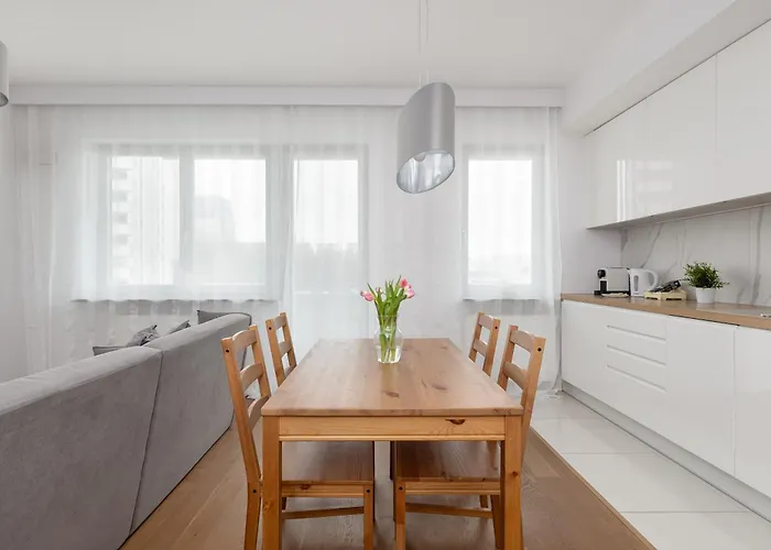 Nautica Raginisa Cosy By Bookinghost *